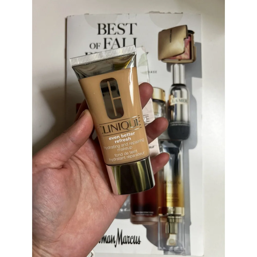 CLINIQUE Even Better Refresh Hydrating & Repairing Makeup Foundation WN 44 Tea